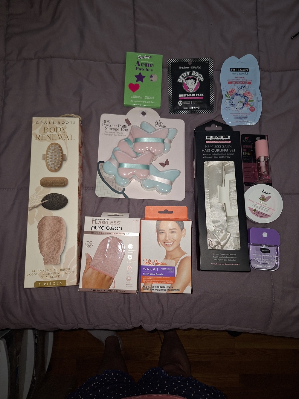 Assorted Beauty & Self-Care Bundle - Pastel Pink & Mint Accessories